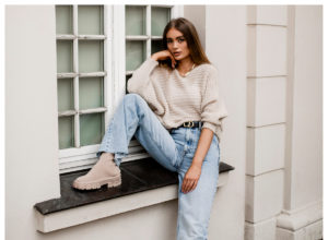 Swetry damskie plus size na jesień – poznaj bestsellerowe modele tego sezonu