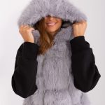 Kaprysy pogody a moda – warstwowe stylizacje z eButik, które zawsze się sprawdzą